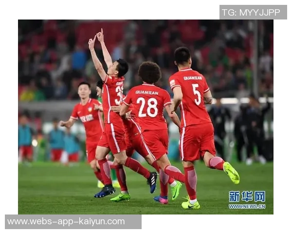 北京国安迎战天津权健争夺中超联赛关键三分的激烈对决